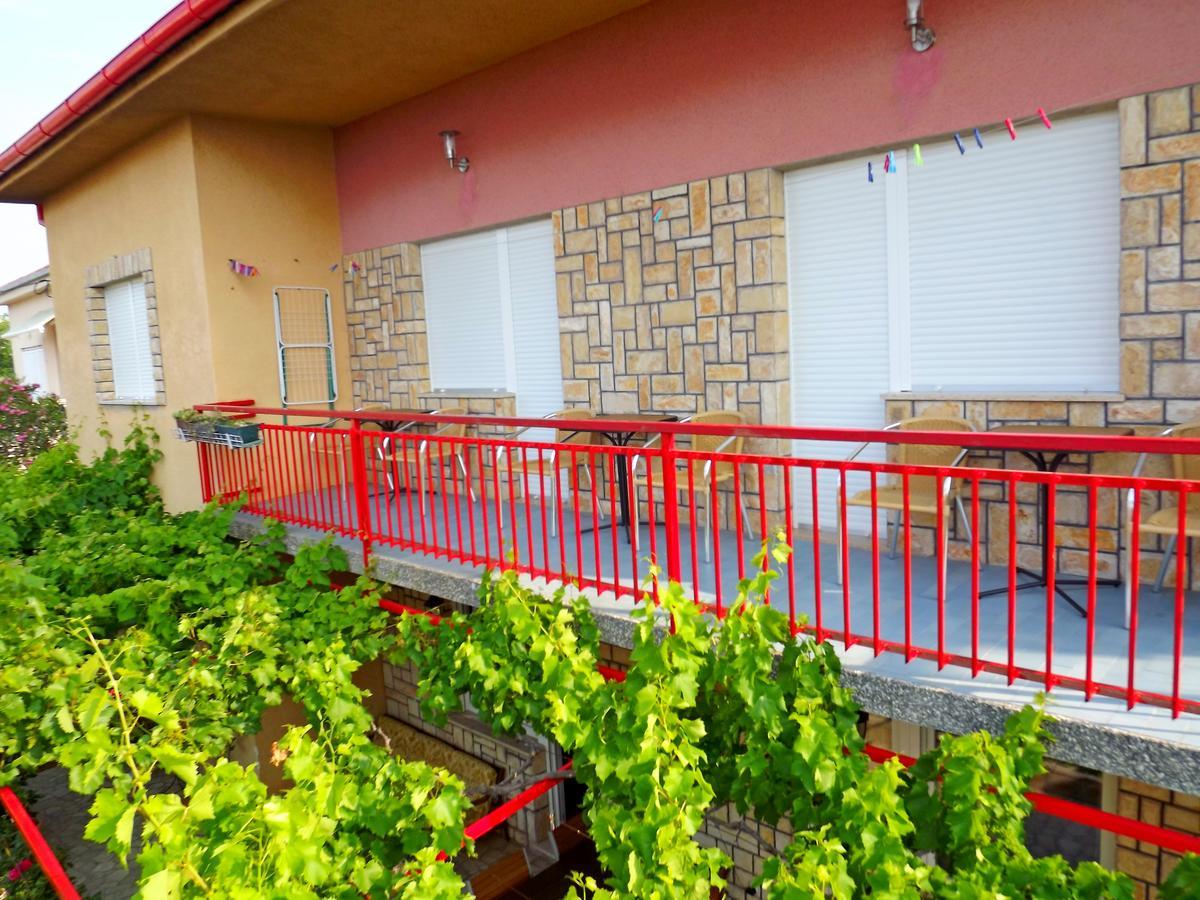 Apartments Maricic 200 Meters From The Beach Novi Vinodolski Exteriér fotografie